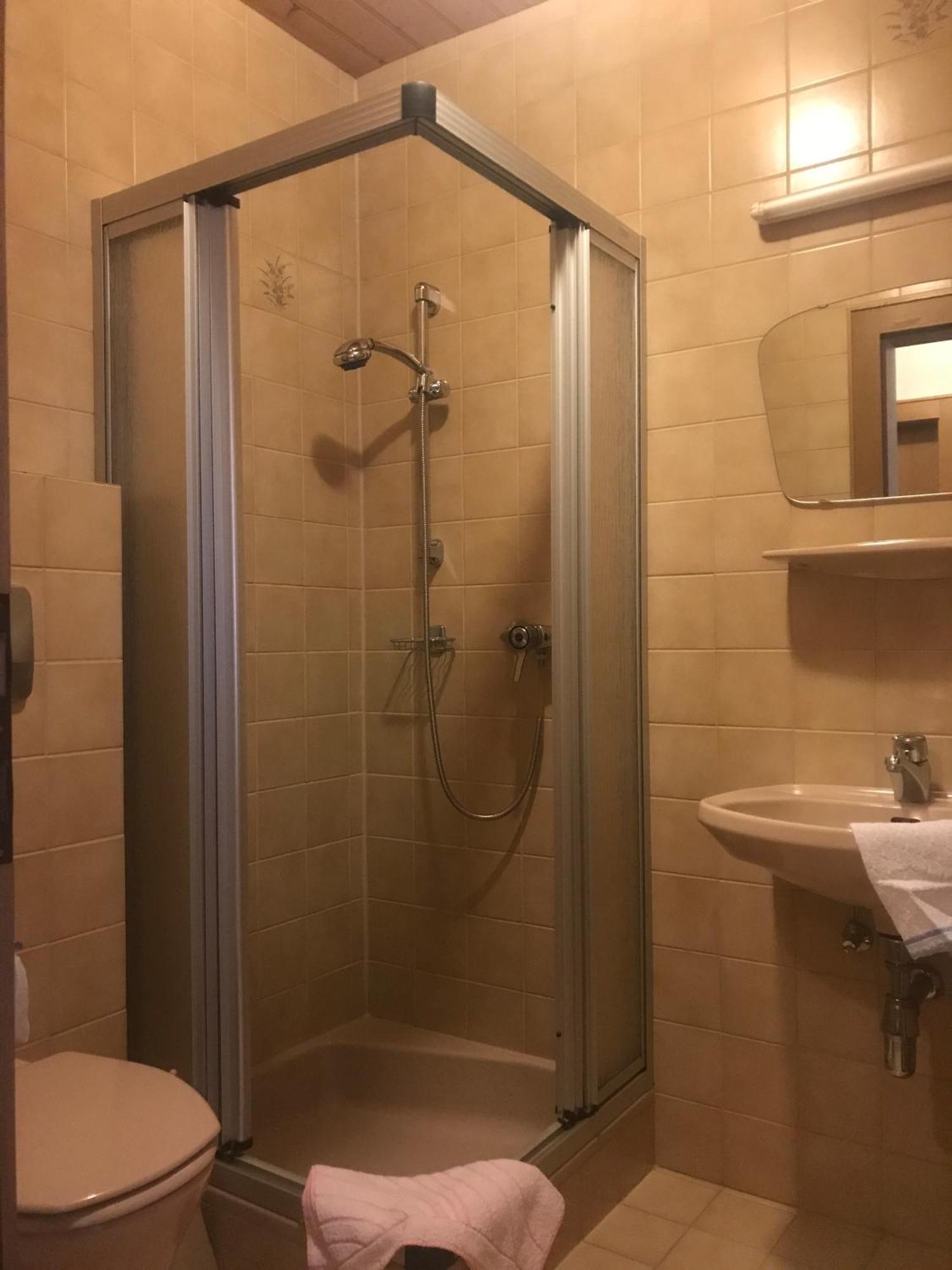 Gasthof Wacht Untertilliach Habitación foto